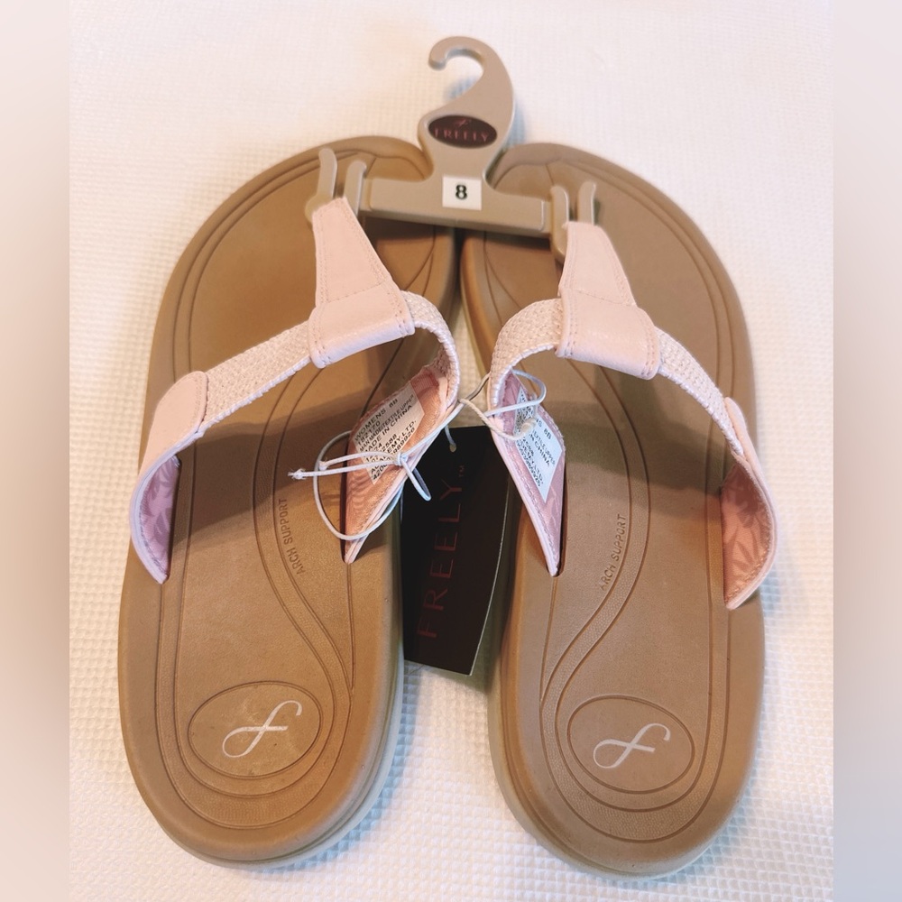 Freely Pink Sandals with Textured Soles Size 8 NEW
